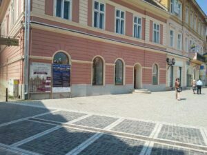 Starbucks deschide a doua locație din Brașov pe 20 decembrie. Americanii vor să pună stăpânire pe Piața Sfatului
