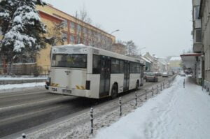 RATBV a anunțat programul după care vor circula autobuzele de sărbători. În noaptea de Anul Nou, autobuzele spre Poiană vor circula