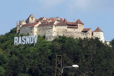 Dominic Purcell, unul dintre protagoniştii serialului „Prison Break”, va filma în Cetatea Râşnov o producţie despre Vlad Ţepeş