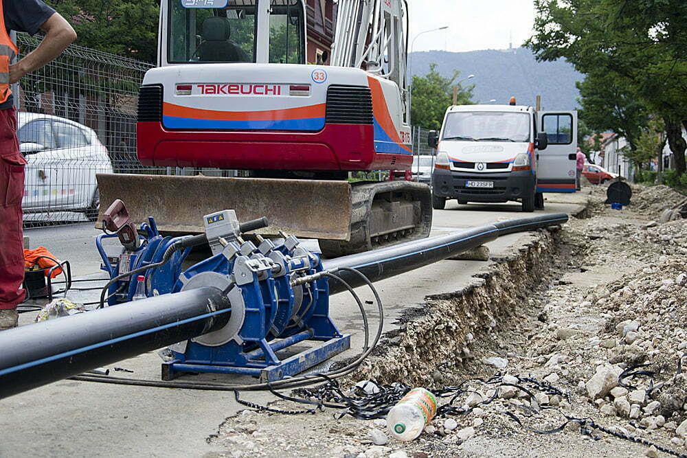 Investiții de peste 4 milioane de euro în extinderea rețelelor de apă și canalizare din Hărman. Acestea sunt derulate cu fonduri europene accesate de Compania Apa