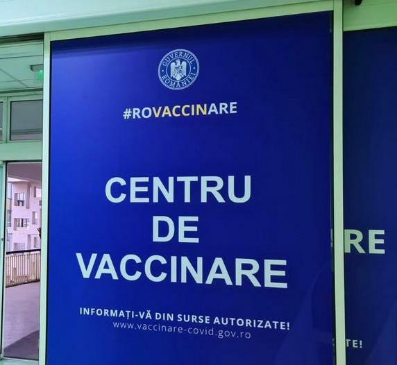 La vaccinare, ca „la piață”, la centrul amenajat în comuna Sânpetru