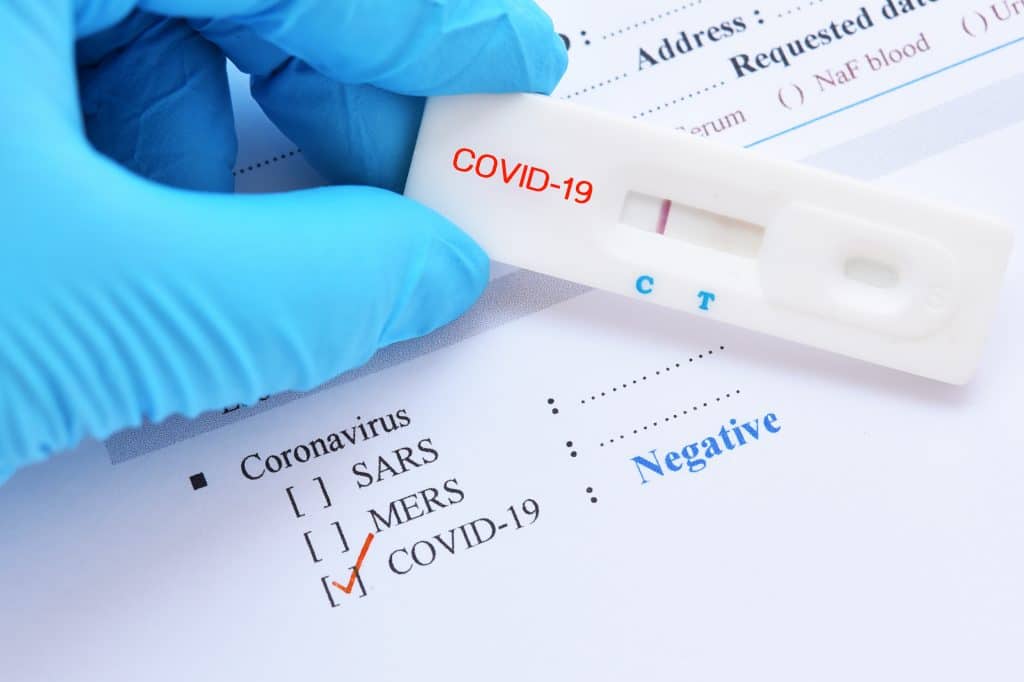 Bilanțul morților cauzate de complicațiile COVID, odată cu declararea încetării oficiale a pandemiei în România. Numărul infectărilor a depășit 3,4 milioane