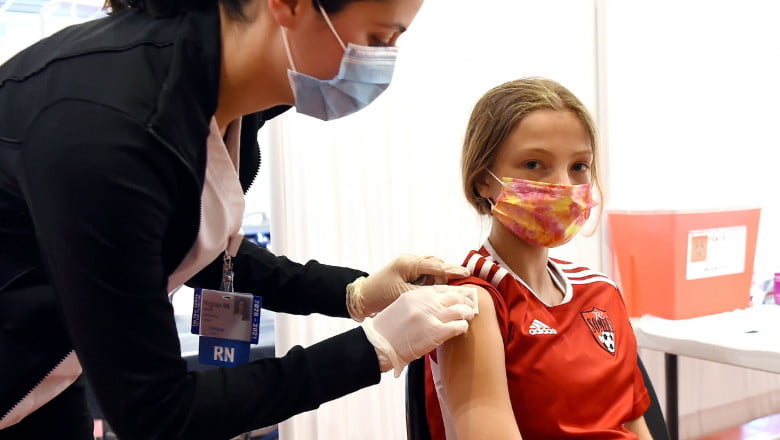 În Brașov, 280 de copii cu vârste cuprinse între 5 și 11 ani s-au imunizat anti-COVID. La nivel național, peste 8.000 au primit prima doză de vaccin