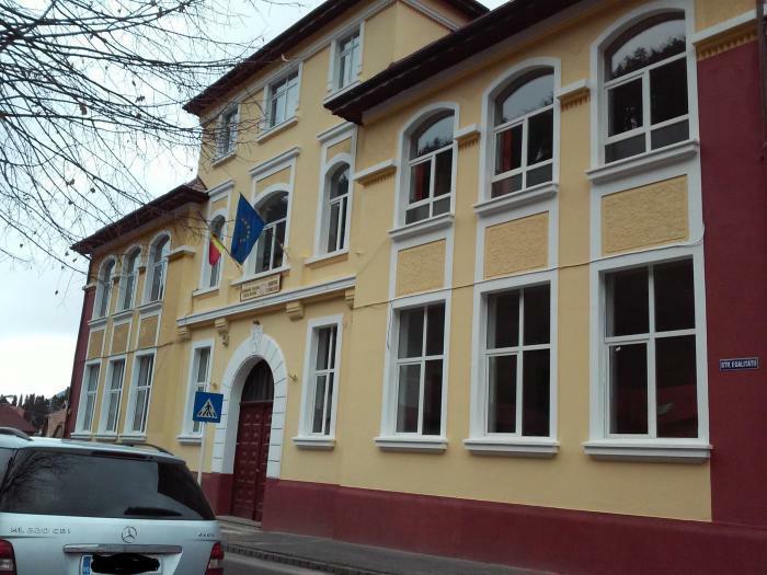 Seminarul Teologic, singura unitate școlară din Brașov în care rata de vaccinare a profesorilor este sub 60%