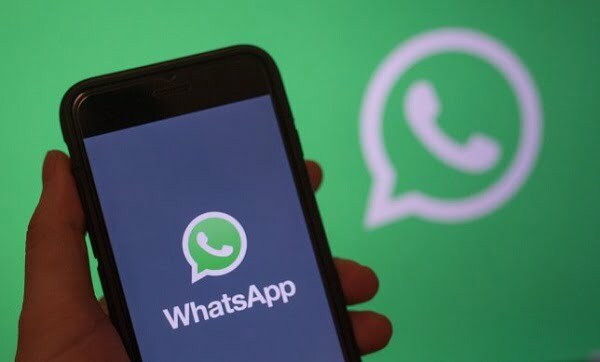 WhatsApp implementează o nouă opțiune prin care le permite utilizatorilor să își trimită singuri mesaje