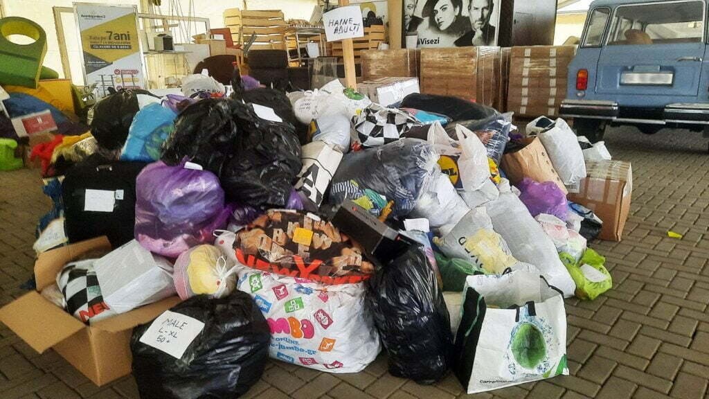 Comunitatea brașoveană din Avantgarden3 oferă sprijin refugiaților ucraineni. Cei care vor să doneze pot aduce produsele între orele 15:00 - 19:00 