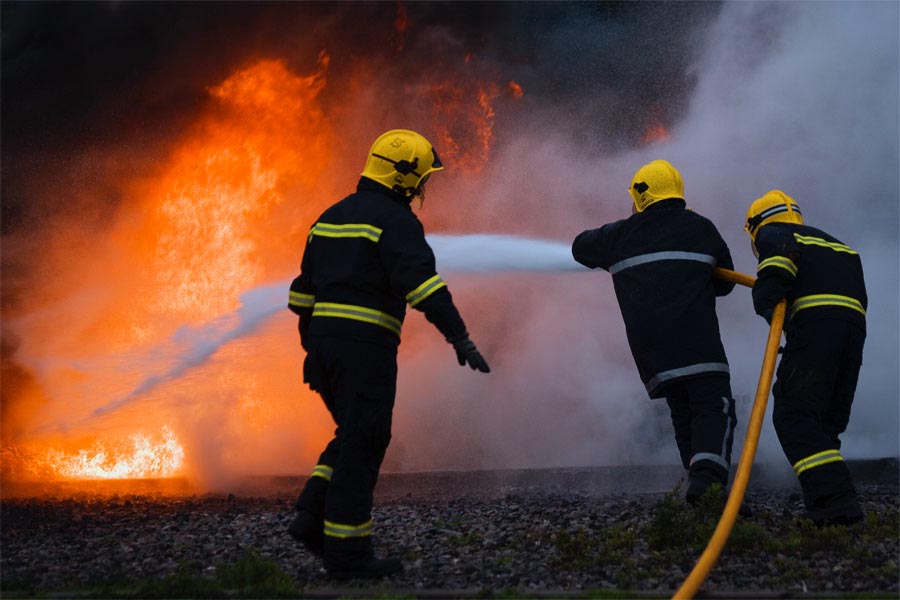 Explozie puternică, urmată de incendiu, la Kronospan Sebeș