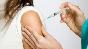 Brașovenii vor să se imunizeze, dar nu au cu ce. Vaccinul antigripal lipsește din farmacii
