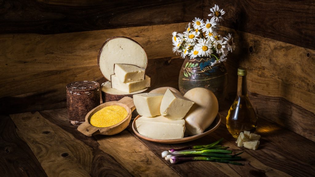 Brânza de burduf de la Ferma Căţean - premiată cu o stea de aur în cadrul „Oscarurilor” lumii alimentare