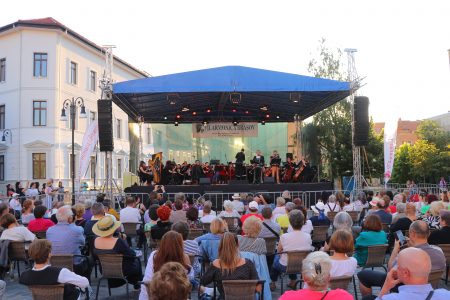 Filarmonica Brașov a pregătit pentru această săptămână două noi concerte care vor avea loc în piața Sfântul Ioan