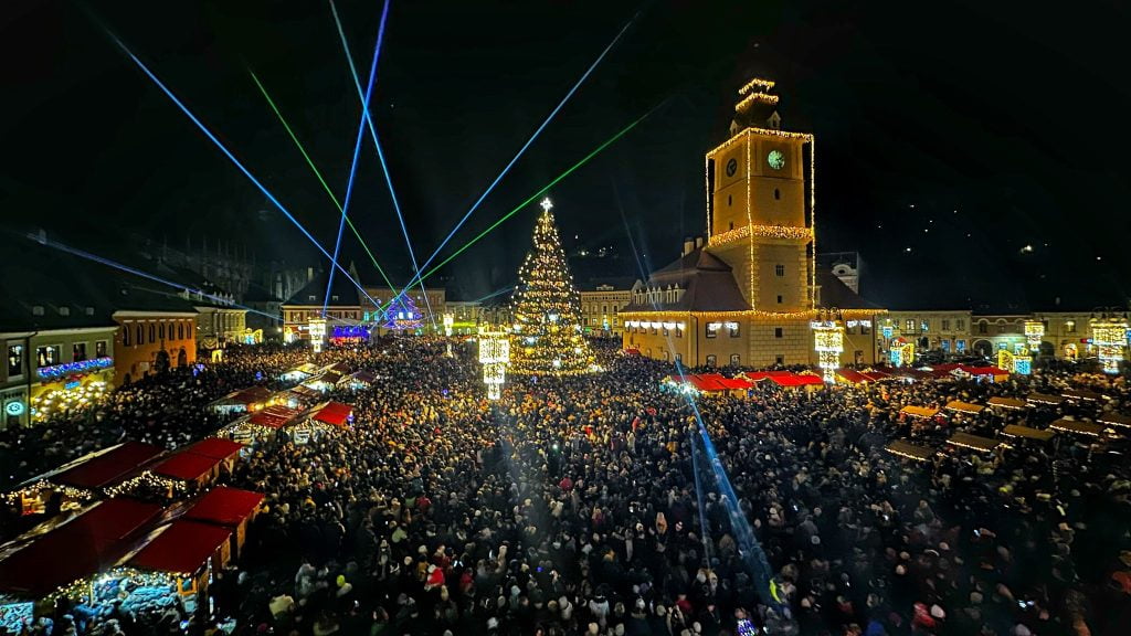 „Magia Crăciunului” a adus amenzi de aproape 39.000 de lei în perimetrul târgului organizat în Piața Sfatului, dar și pe străzile adiacente din Centrul orașului