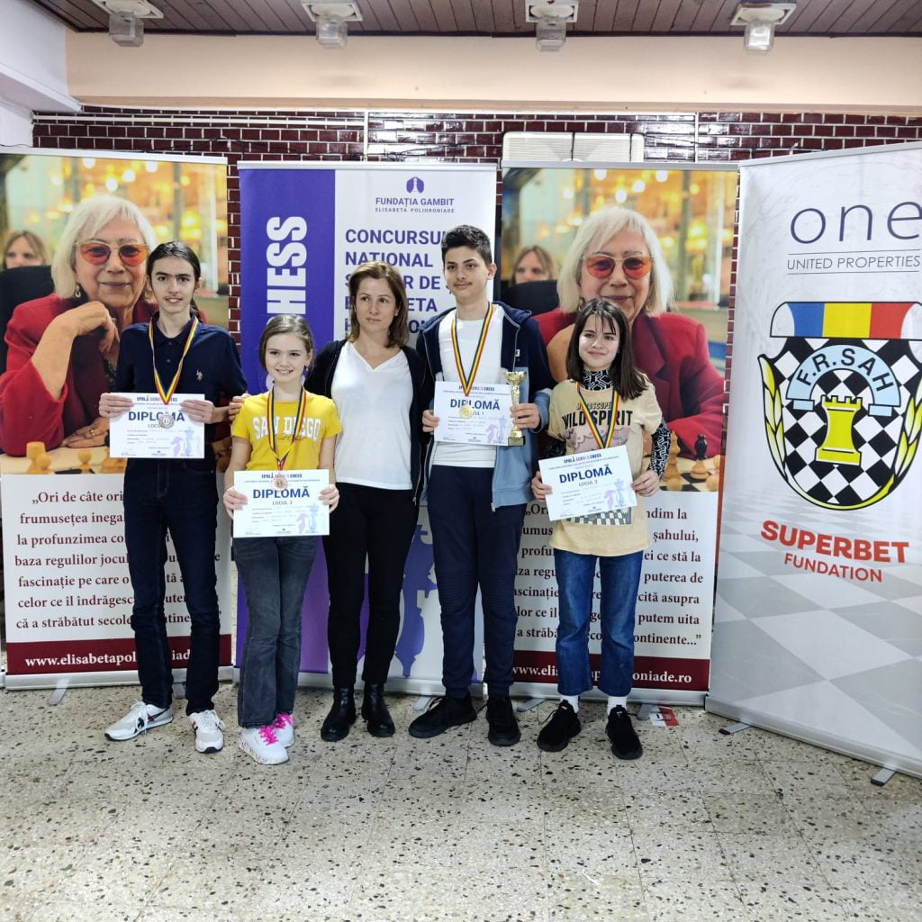 Patru medalii, obținute de șahiștii brașoveni la Concursul Naţional Şcolar de Şah „Elisabeta Polihroniade”. La competiție au participat unii dintre cei mai buni jucători juniori ai României