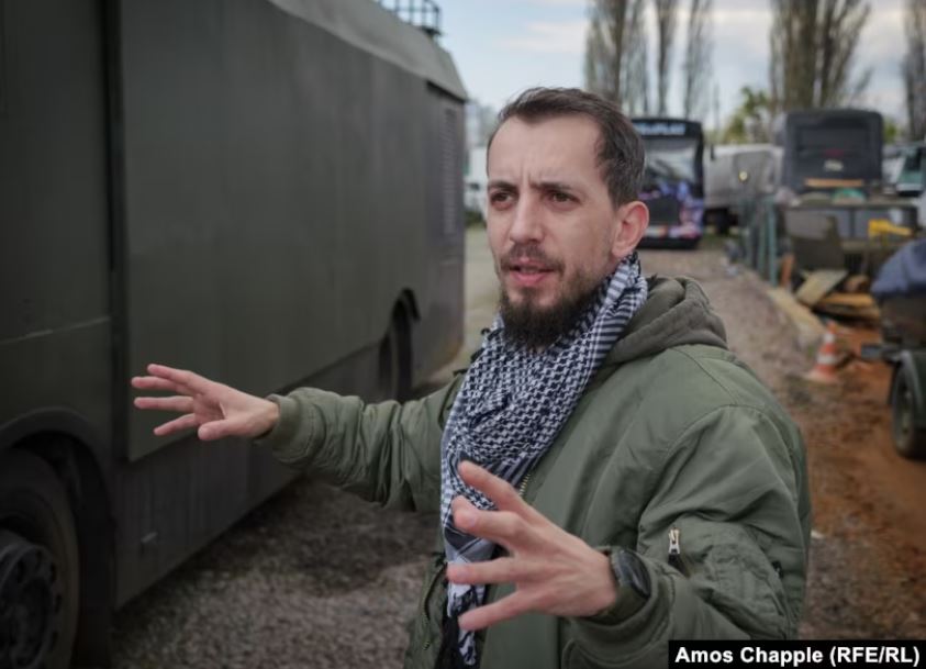 Brașoveanul Radu Hossu a ajuns și în presa internațională, cu un nou proiect: o flotă de vehicule medicale blindate, construite special pentru frontul ucrainean, din bani donați de români