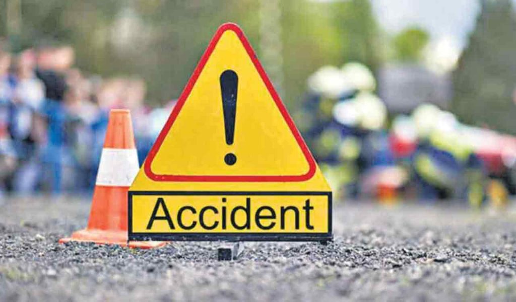 Un bărbat a murit în urma unui accident rutier produs între un autoturism și un TIR, pe DN1A Ploiești-Brașov/ Circulația este blocată