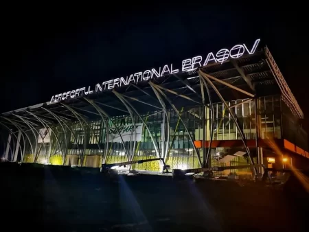 Aeroportul Brașov a mai scos trei posturi la concurs. Printre condiții - „să aibă respect pentru autoritate și ierarhie”
