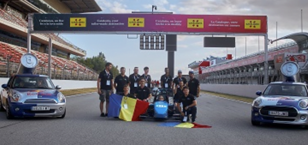 BlueStreamline, echipa de curse a Universității Transilvania, a câștigat a doua competiție de Formula Student. După ce săptămâna trecută au câștigat în Portugalia, acum au câștigat în Catalunya