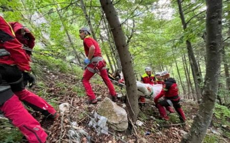 36 de persoane, salvate de pe munte în ultimele 24 de ore. Cele mai multe solicitări au fost pentru Salvamont Prahova şi Buşteni, dar şi pentru salvamontiştii din Braşov, Maramureş şi Bran