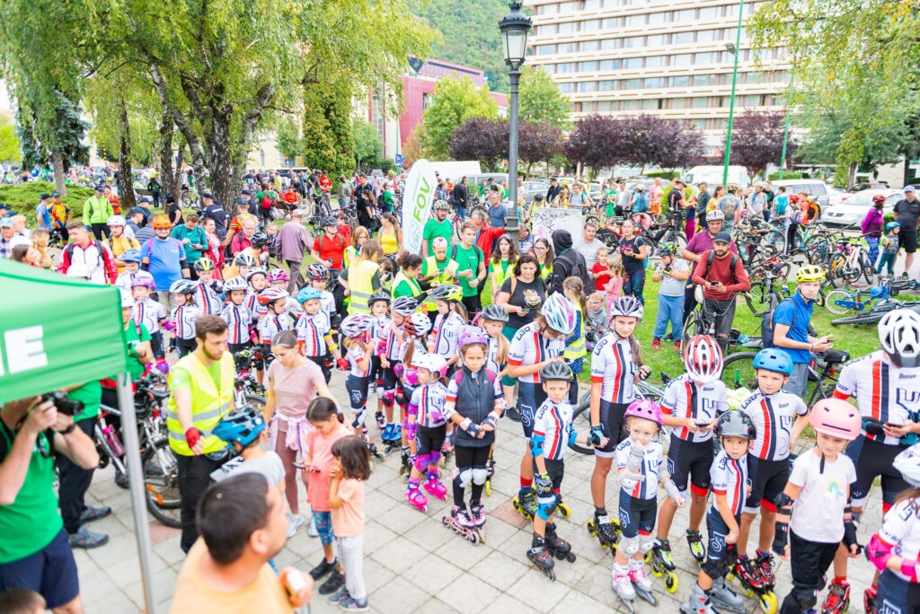 1000 de bicicliști pe străzile Brașovului, astăzi, începând cu ora 14. La ora 16 începe „Parada Bicicletelor”